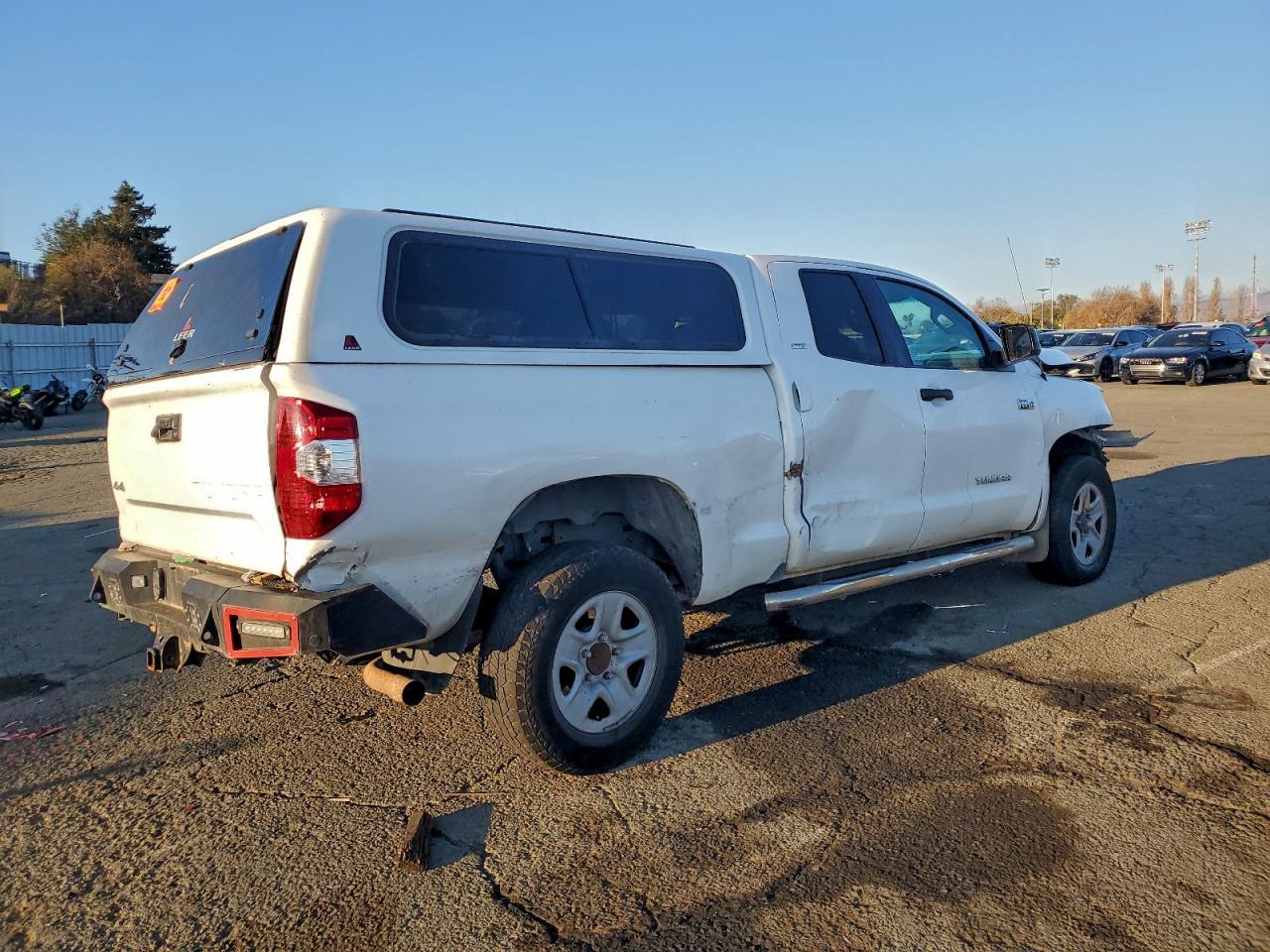 2017 Toyota Tundra Double Cab Sr - Image 3