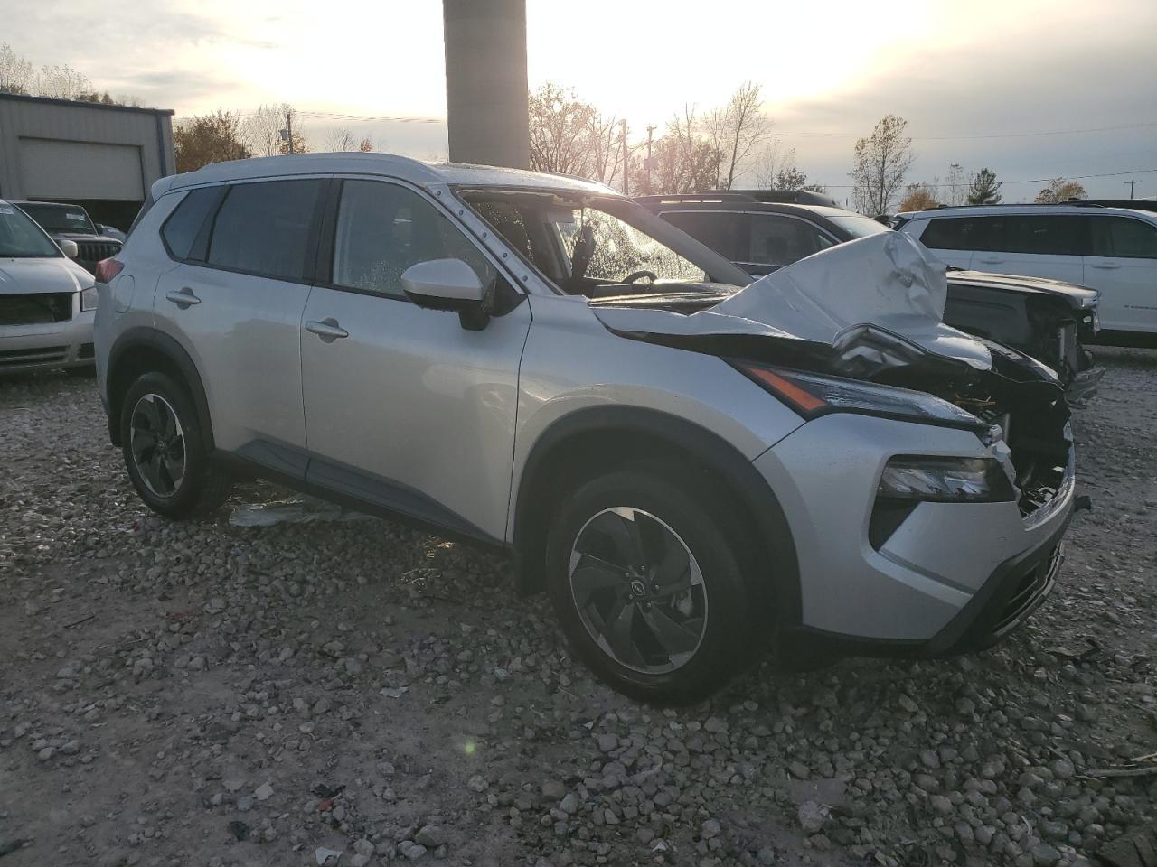 2025 Nissan Rogue Sv - Фото 4