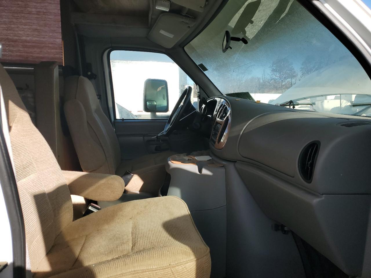 2000 Ford E450 S-Dut - Image 5