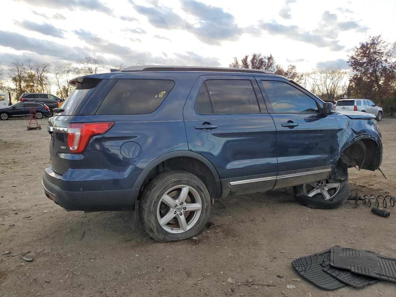 2016 Ford Explorer Xlt - Image 3
