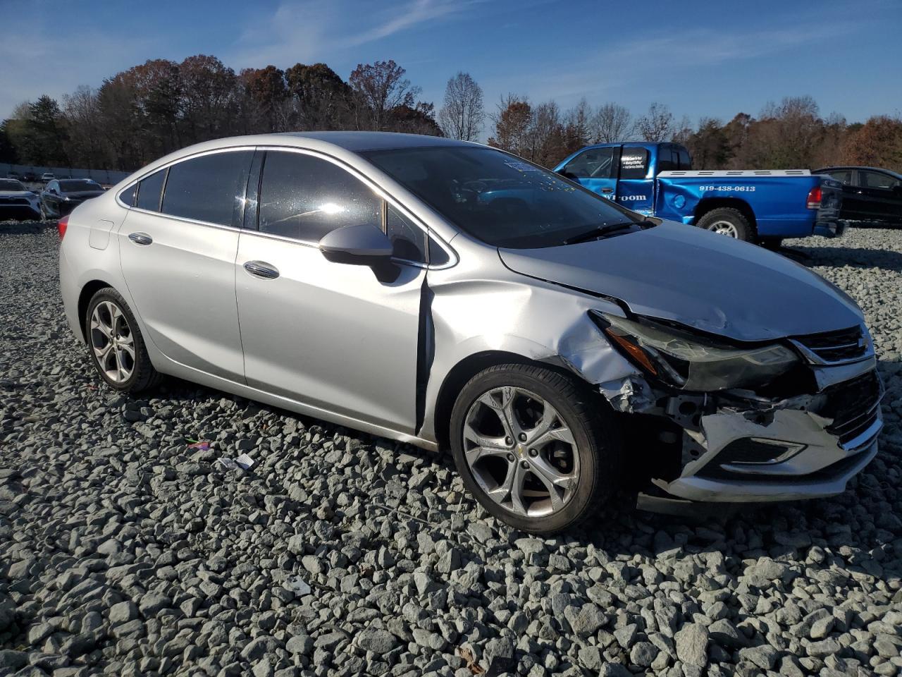2016 Chevrolet Cruze Premier - Image 4