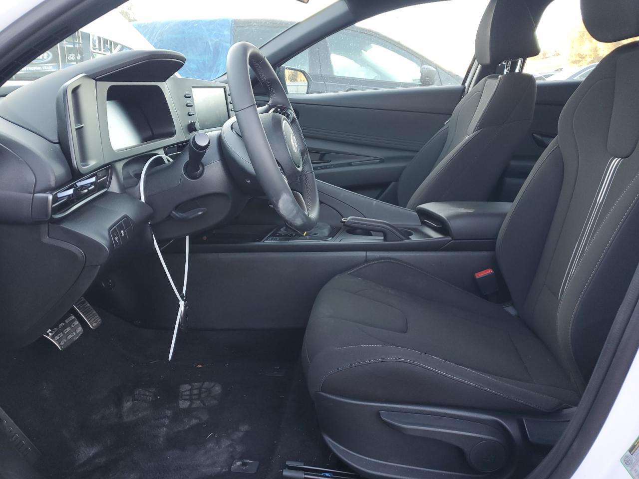 2025 Hyundai Elantra Sel Sport - Image 7