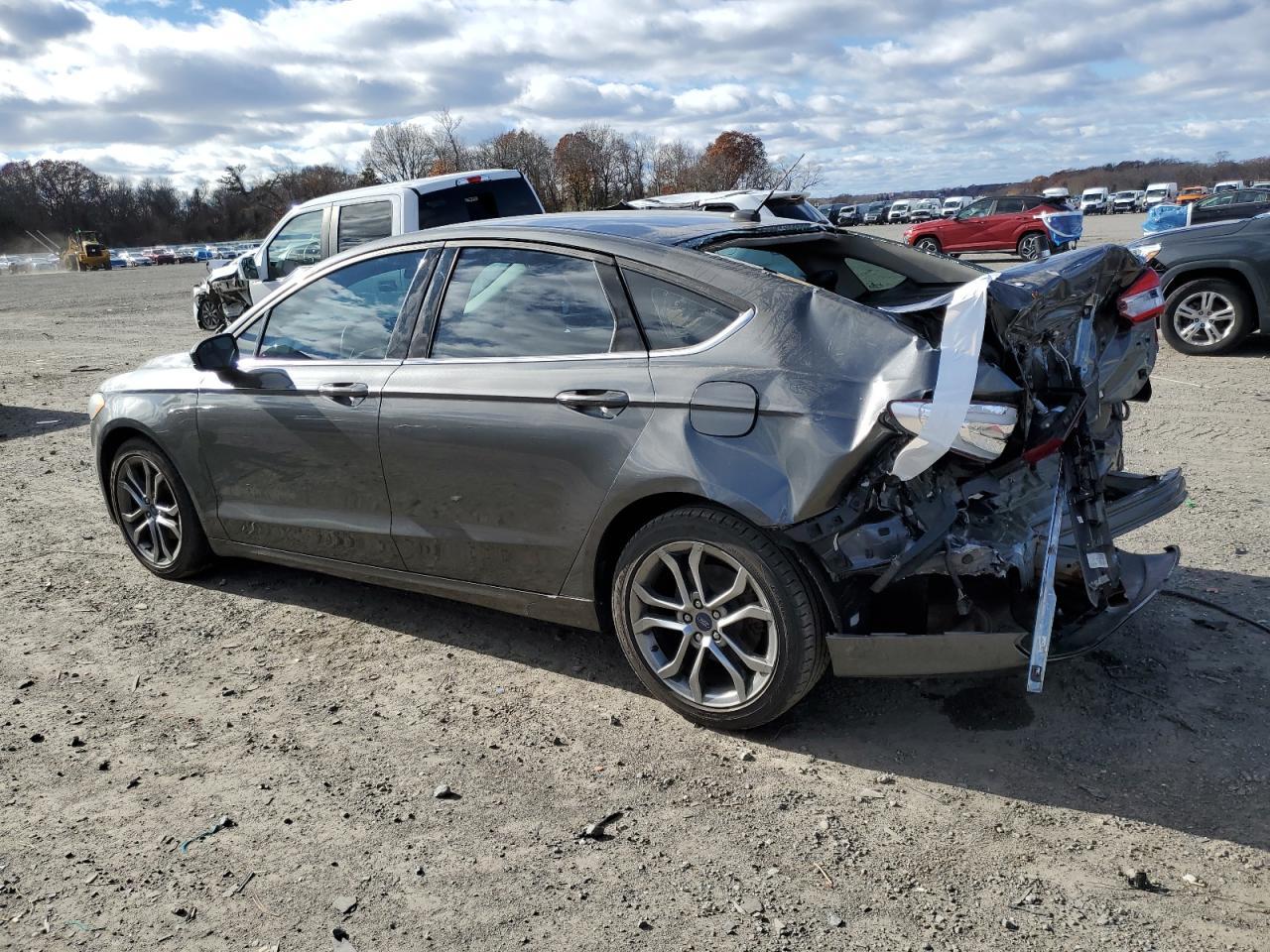 2017 Ford Fusion Se - Фото 2