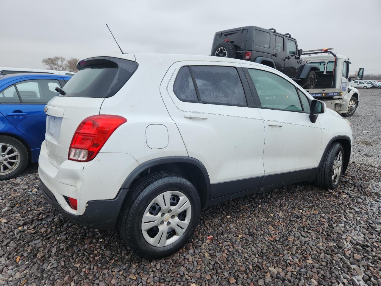 2017 Chevrolet Trax Ls - Image 3