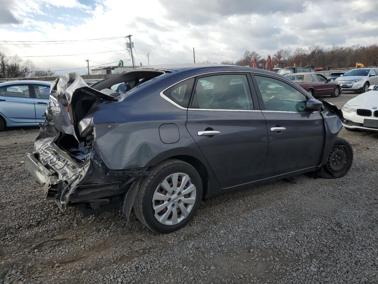 2014 Nissan Sentra S - Фото 3