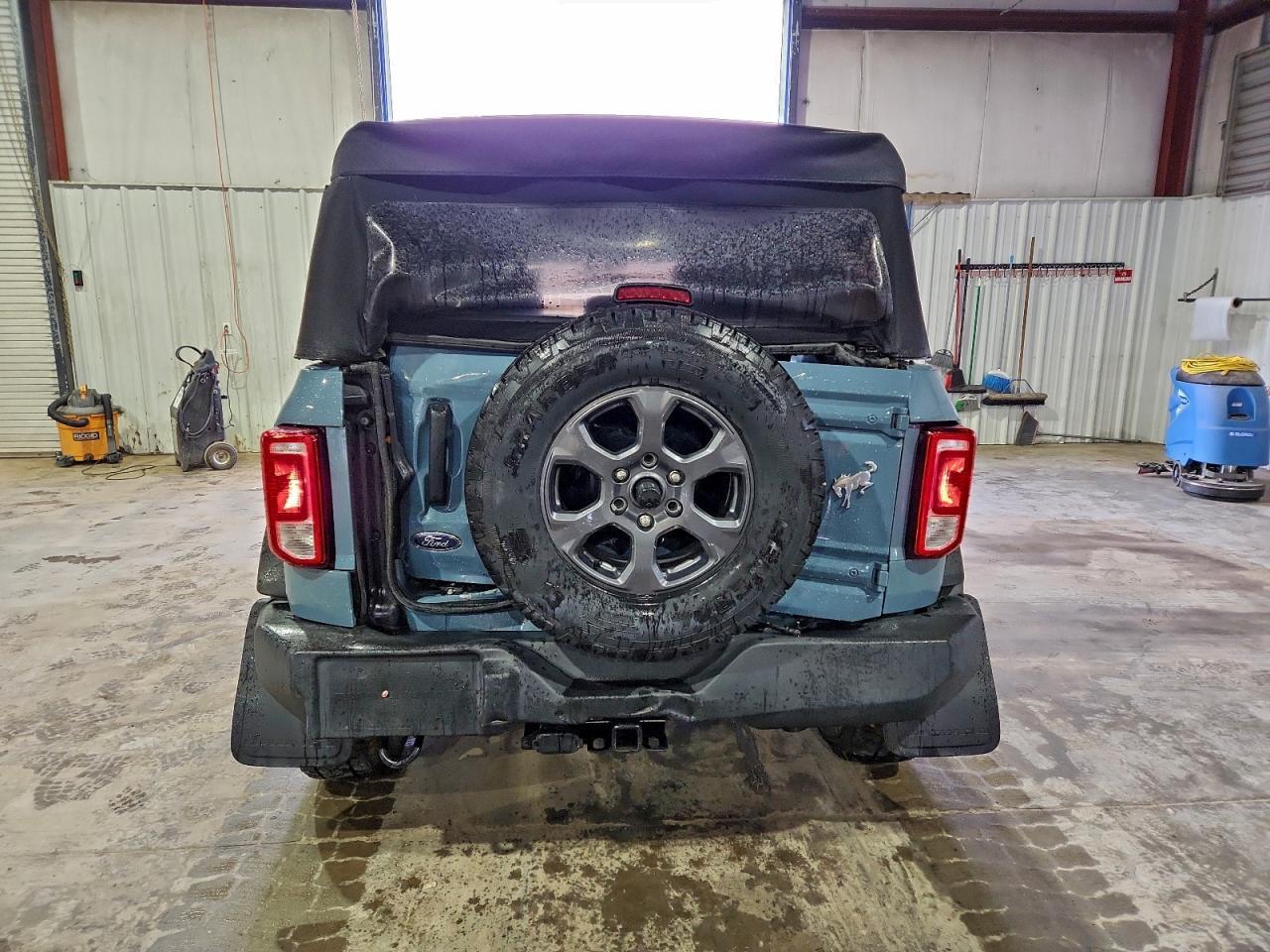 2022 Ford Bronco Base - Image 6