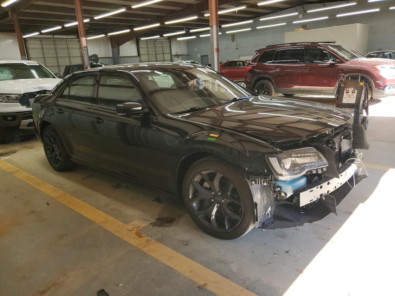 2023 Chrysler 300 S - Фото 4