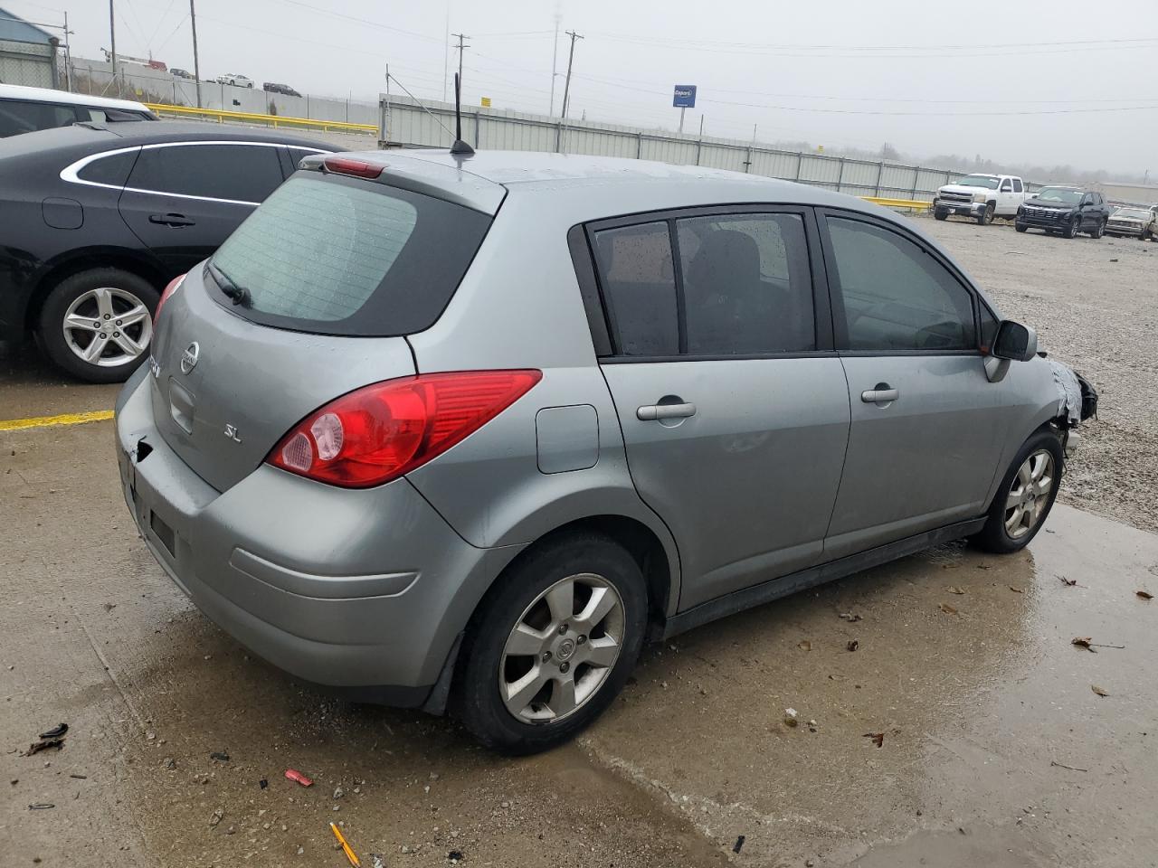 2009 Nissan Versa S - Фото 3