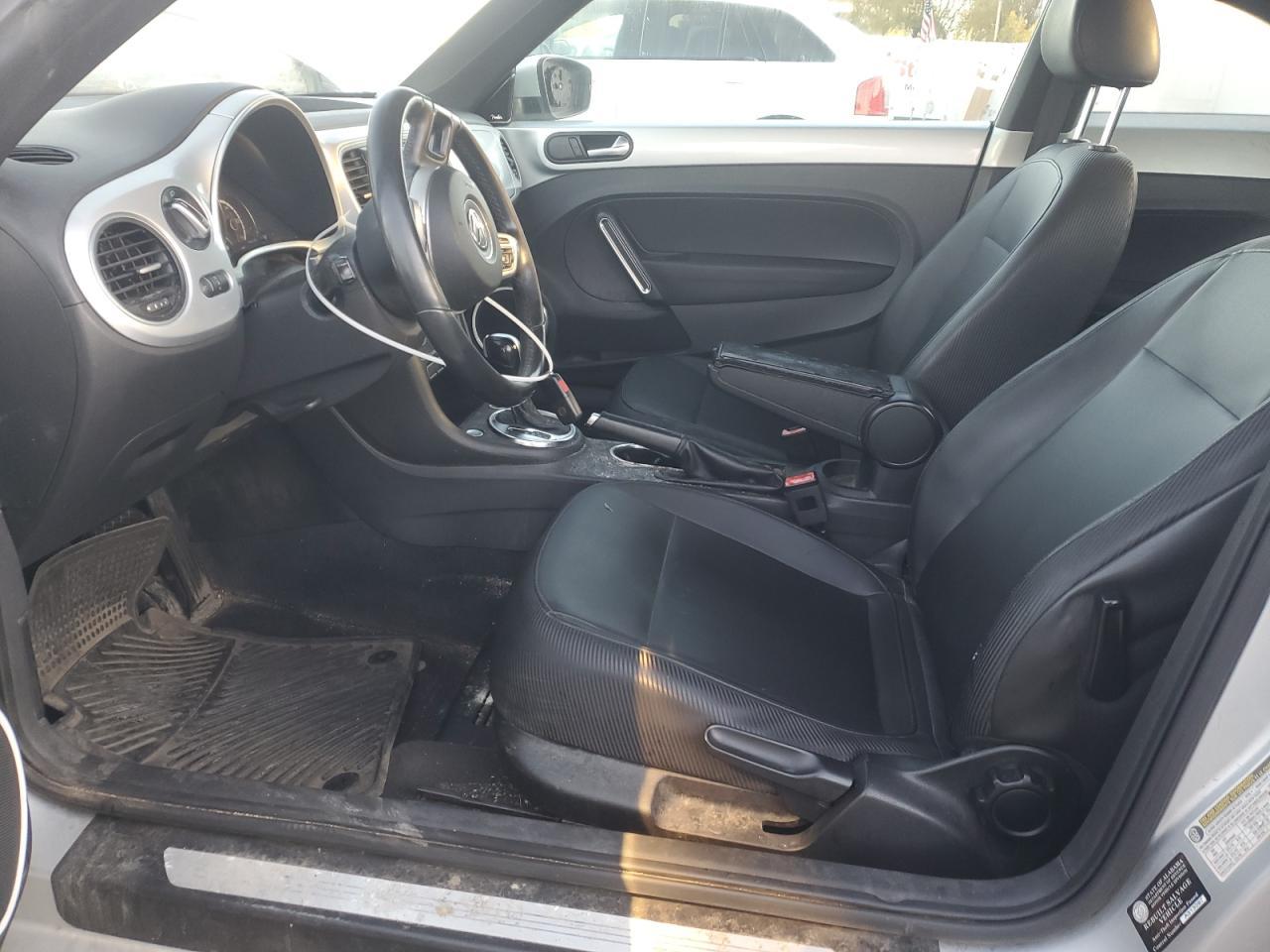 2013 Volkswagen Beetle - Image 7