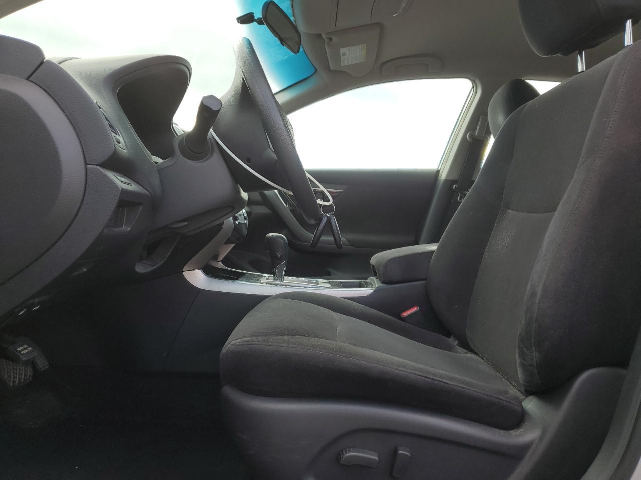 2013 Niss Altima - Image 7