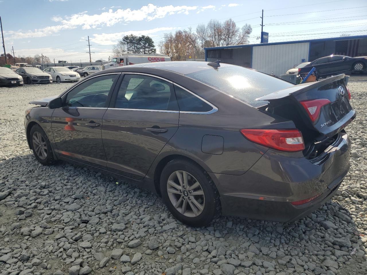 2015 Hyundai Sonata Se - Image 2