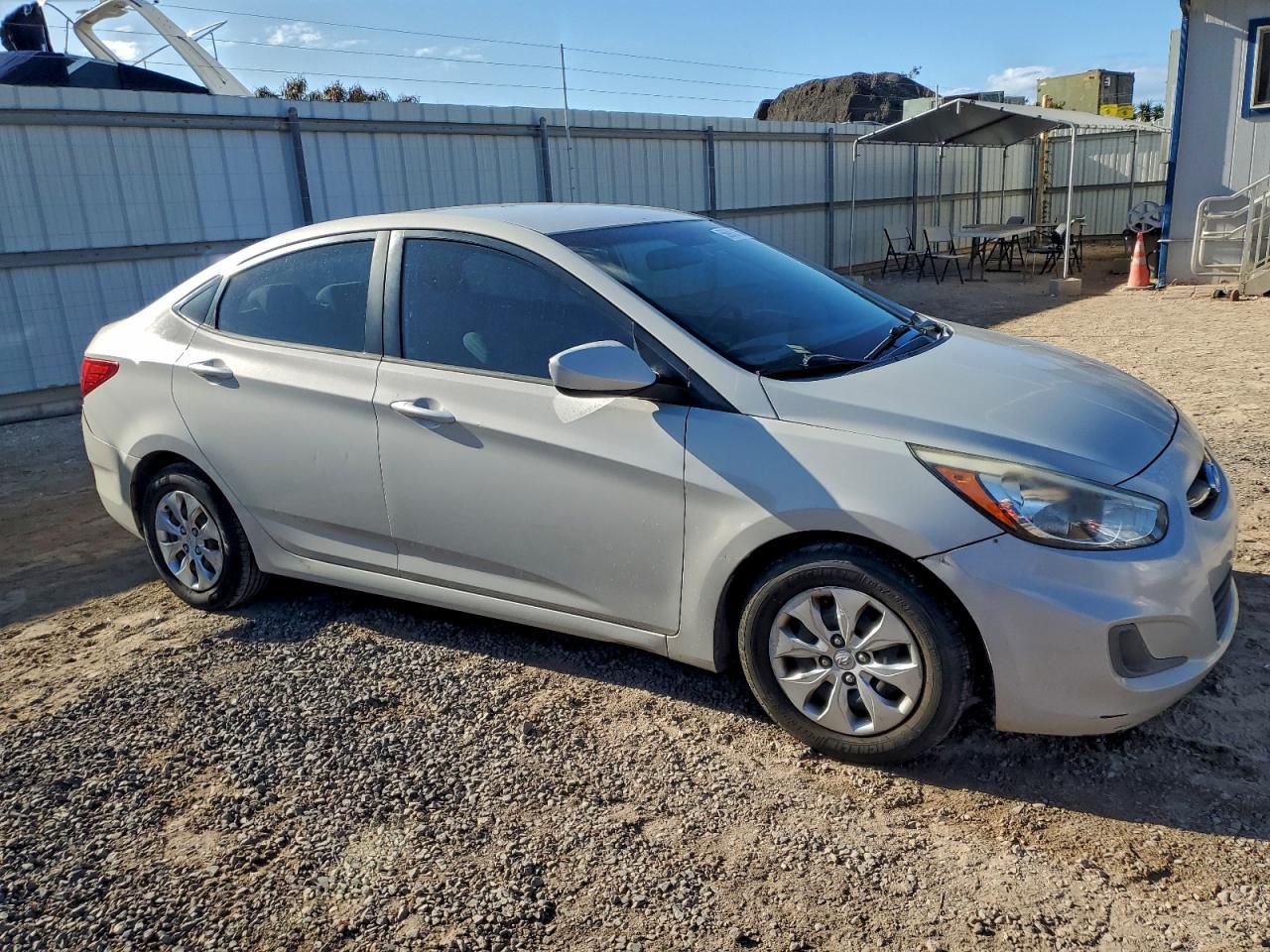 2016 Hyundai Accent Se - Фото 4