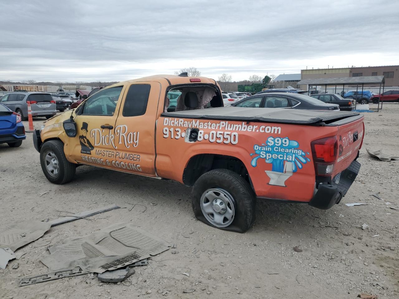 2022 Toyota Tacoma Access Cab - Image 2