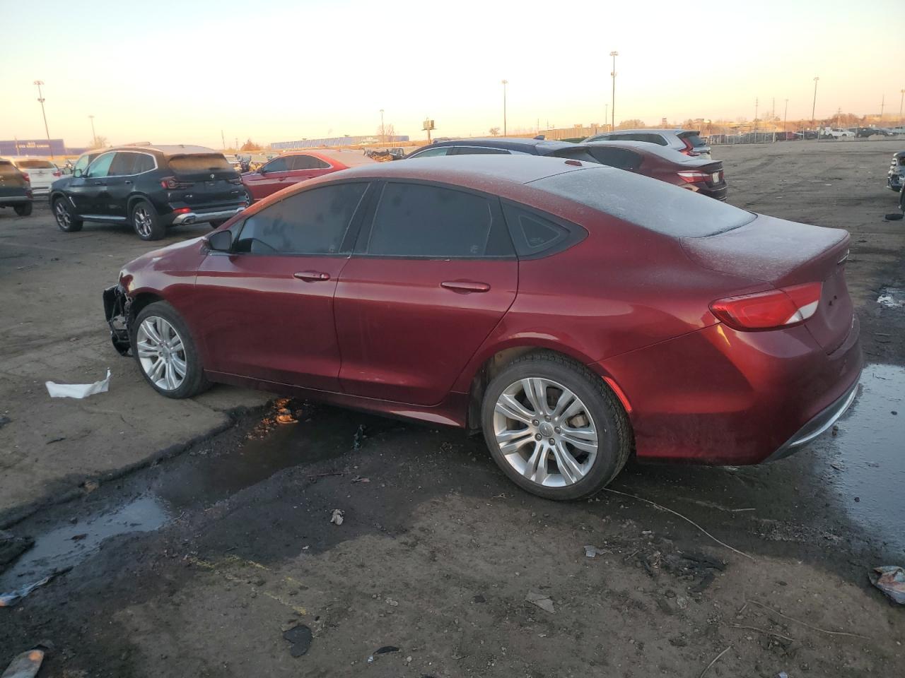 2015 Chrysler 200 Limited - Фото 2