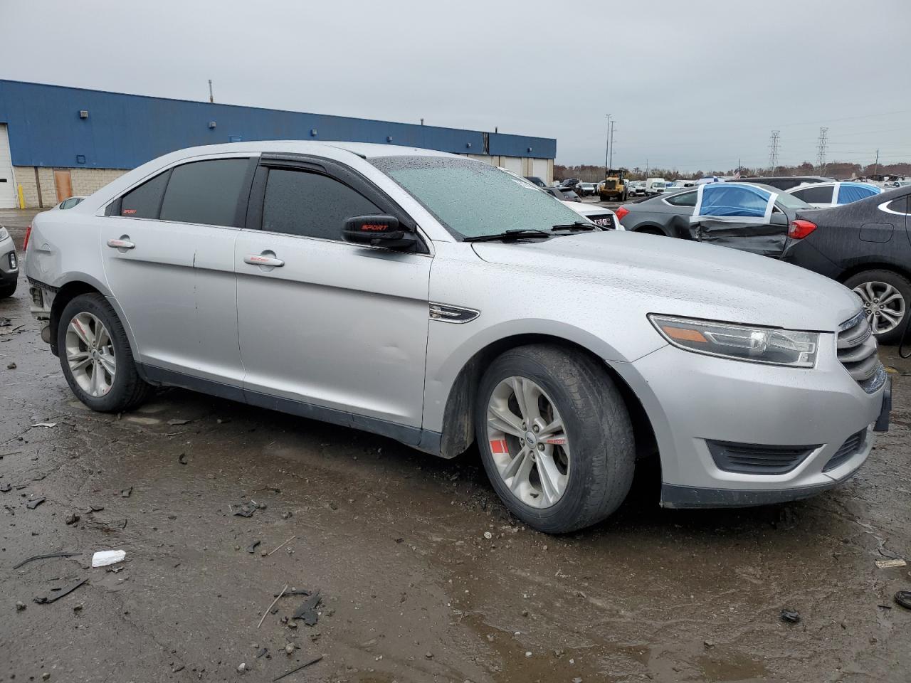 2018 Ford Taurus Se - Image 4