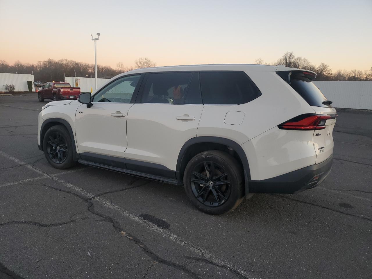 2024 Toyota Grand Highlander Xle - Image 2