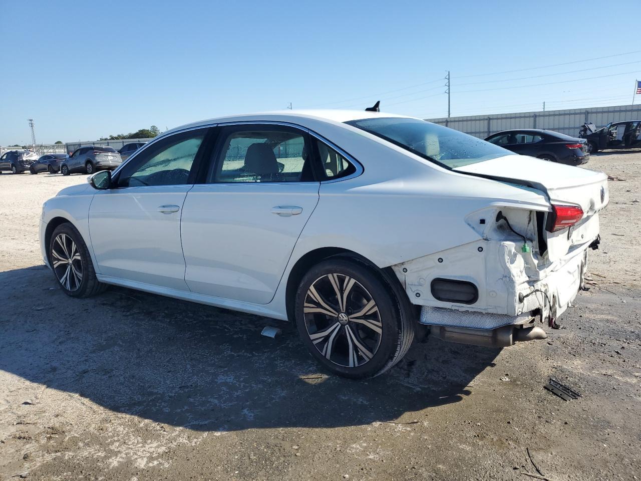 2022 Volkswagen Passat Se - Фото 2