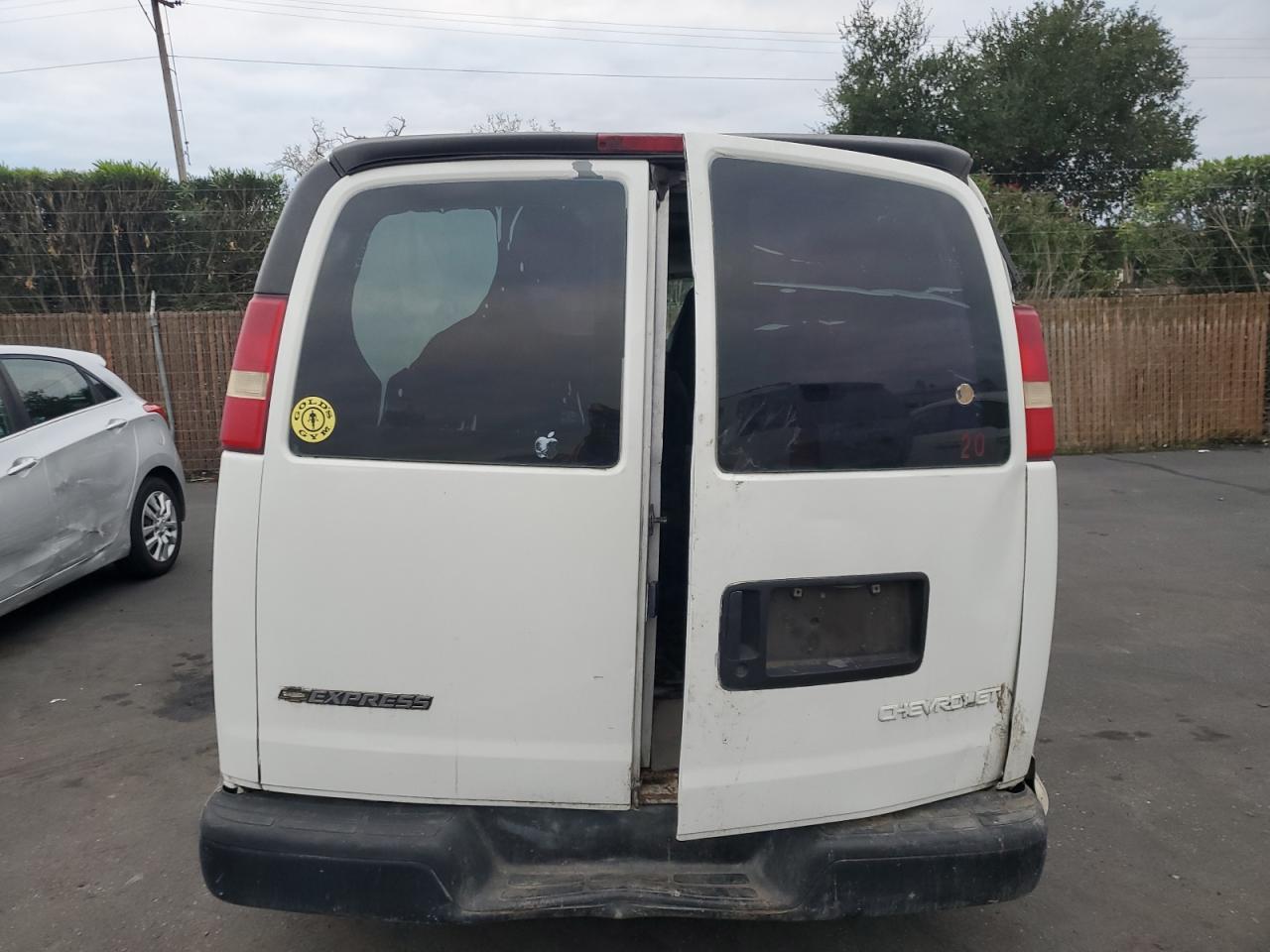 2004 Chevrolet Express Delivery Van - Фото 6
