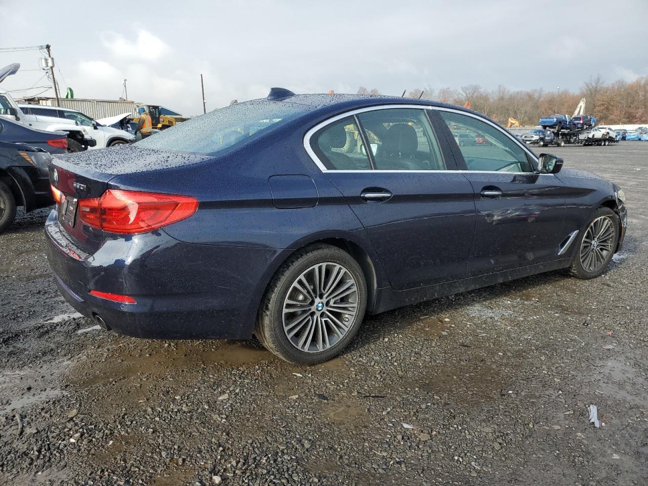 2018 BMW 530 Xi - Image 3
