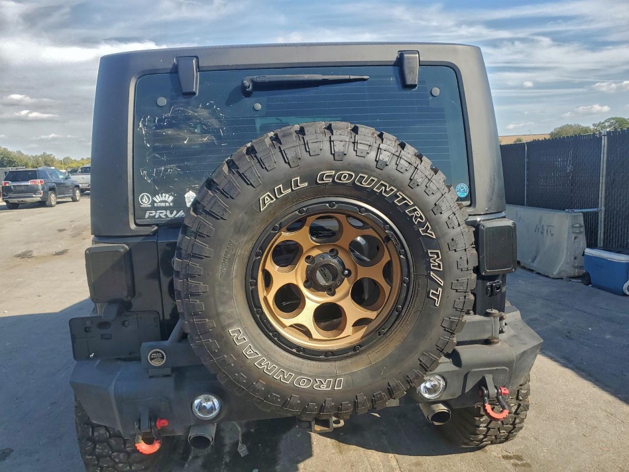 2016 Jeep Wrangler Sahara - Фото 6