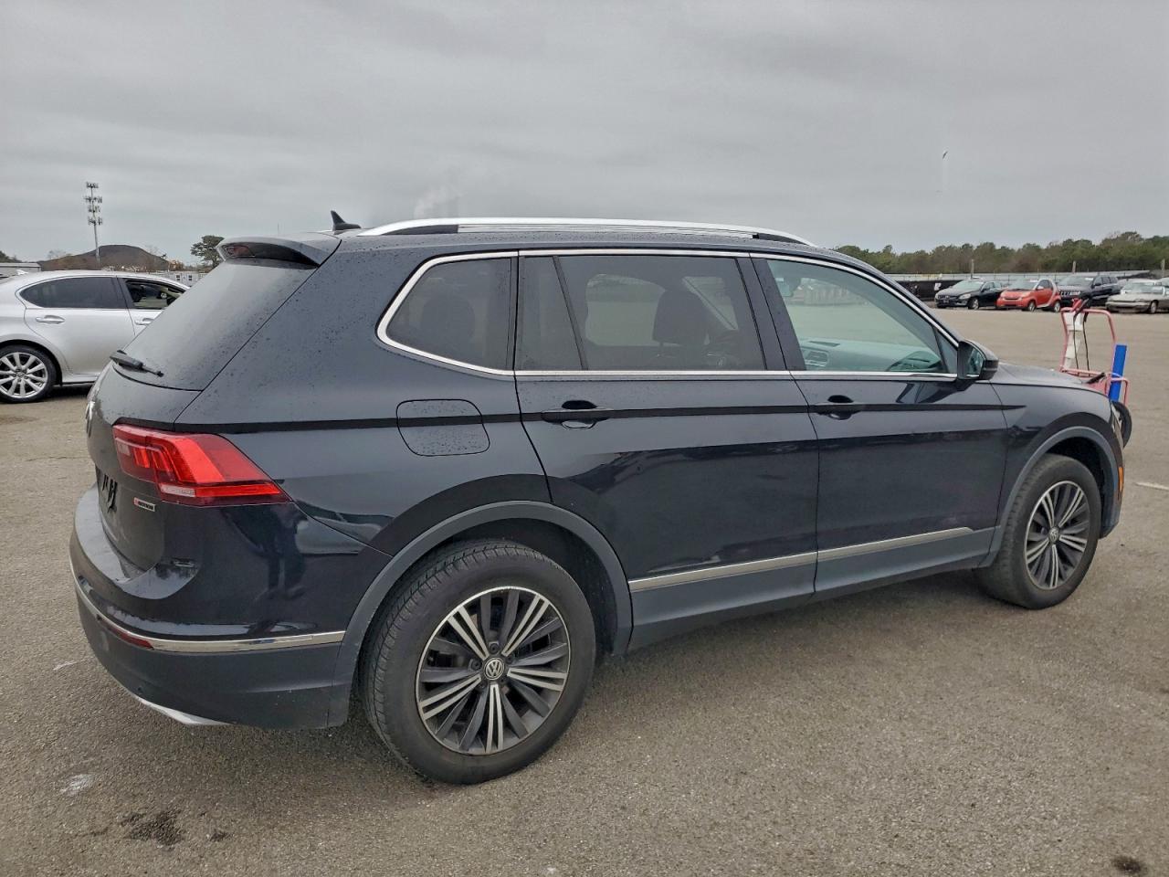 2019 Volkswagen Tiguan Se - Фото 3