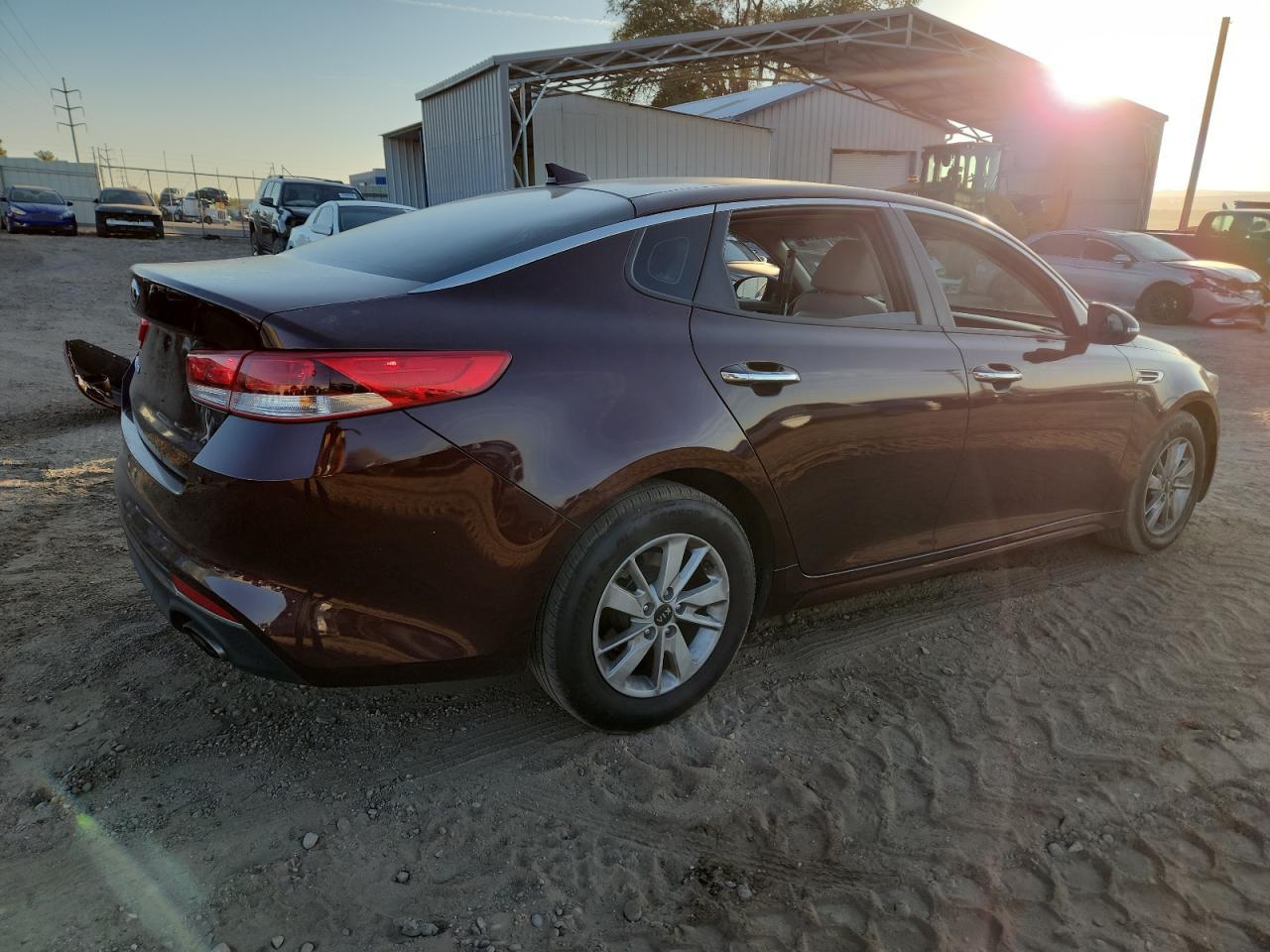 2017 Kia Optima Lx - Фото 3