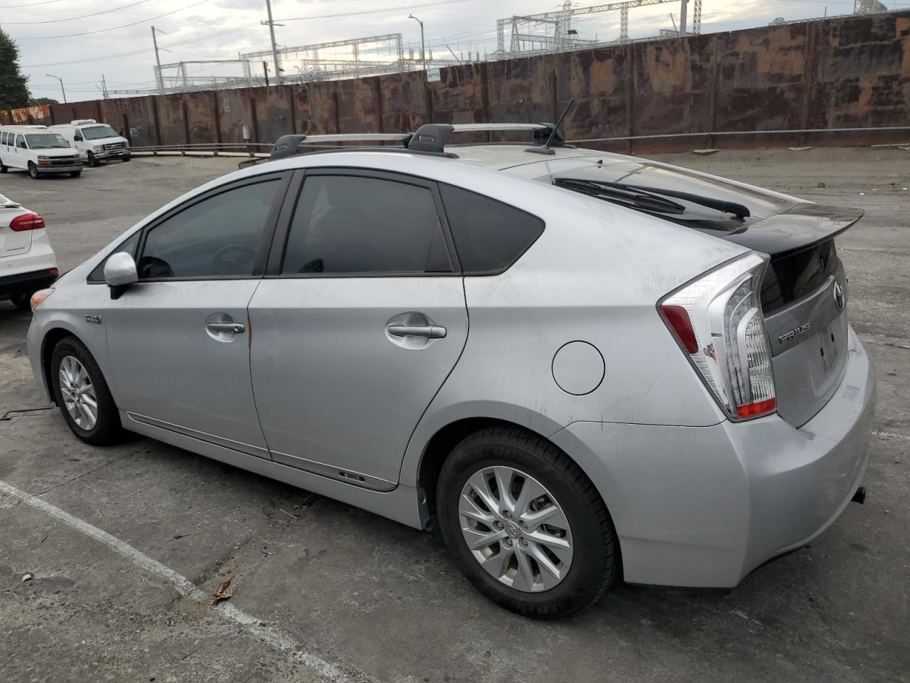 2012 Toyota Prius Plug-In - Фото 2