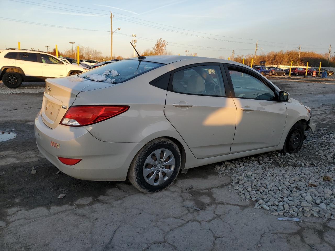 2017 Hyundai Accent Se - Фото 3