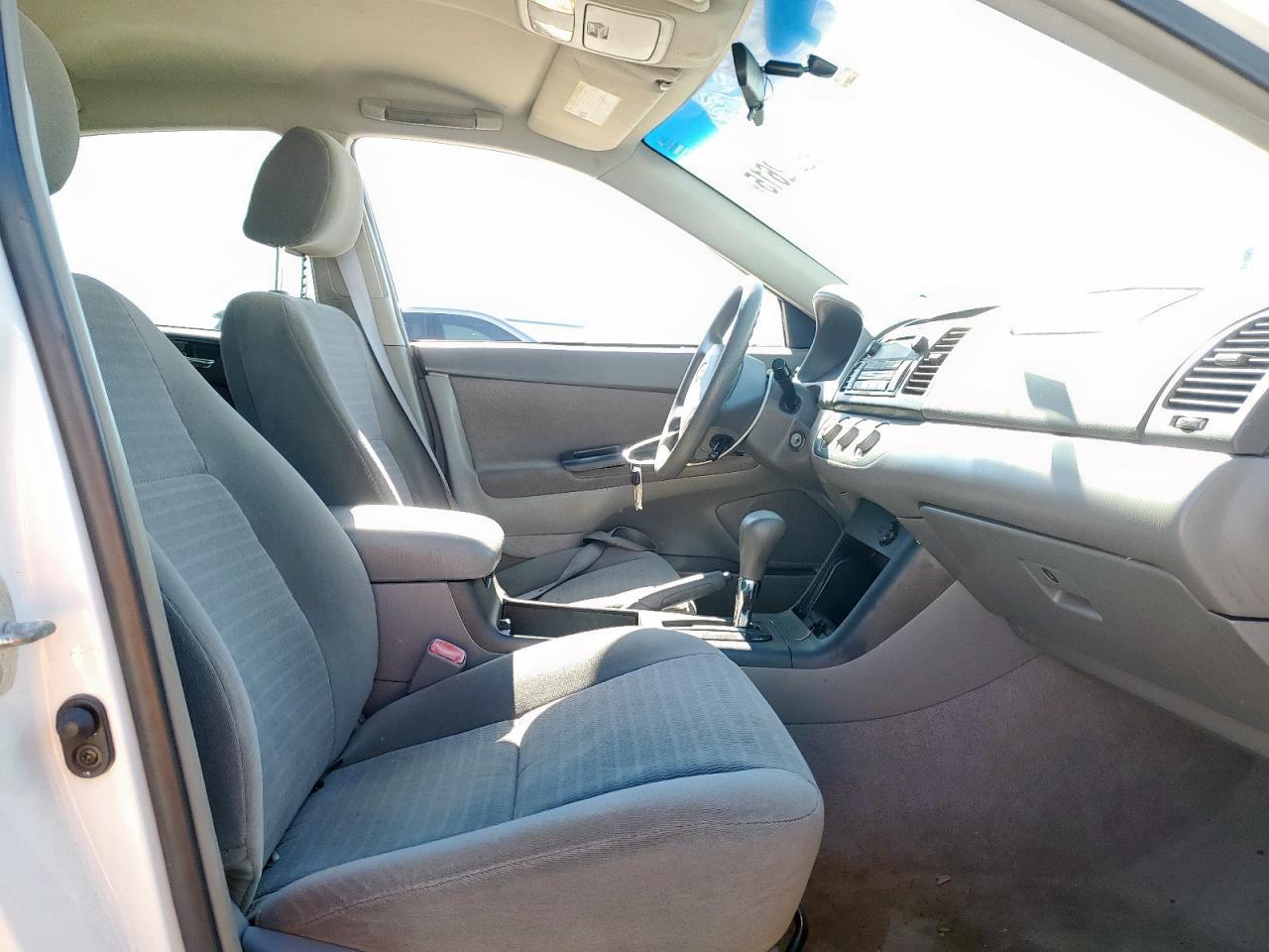 2005 Toyota Camry Le - Image 7