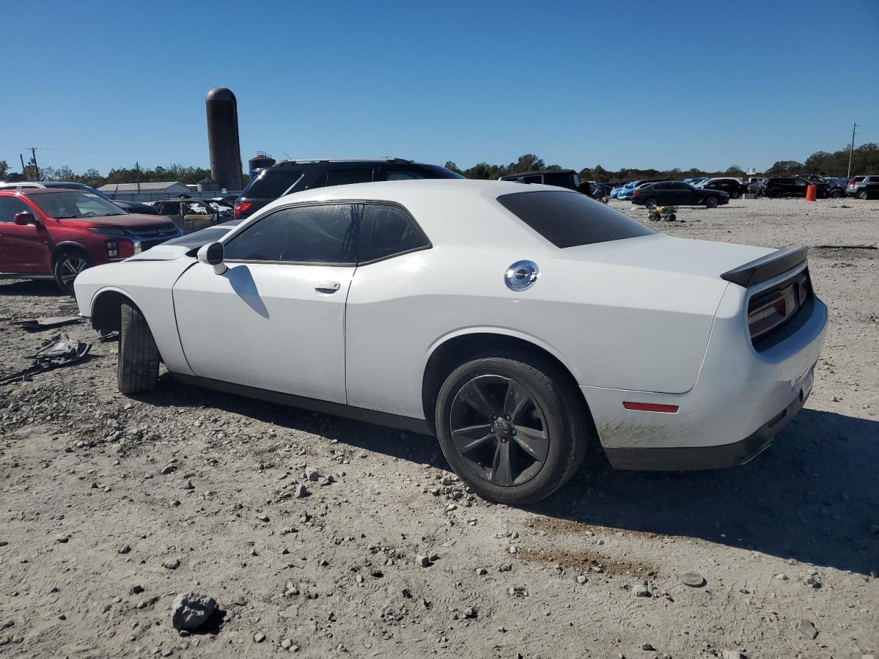 2016 Dodge Challenger Sxt - Image 2