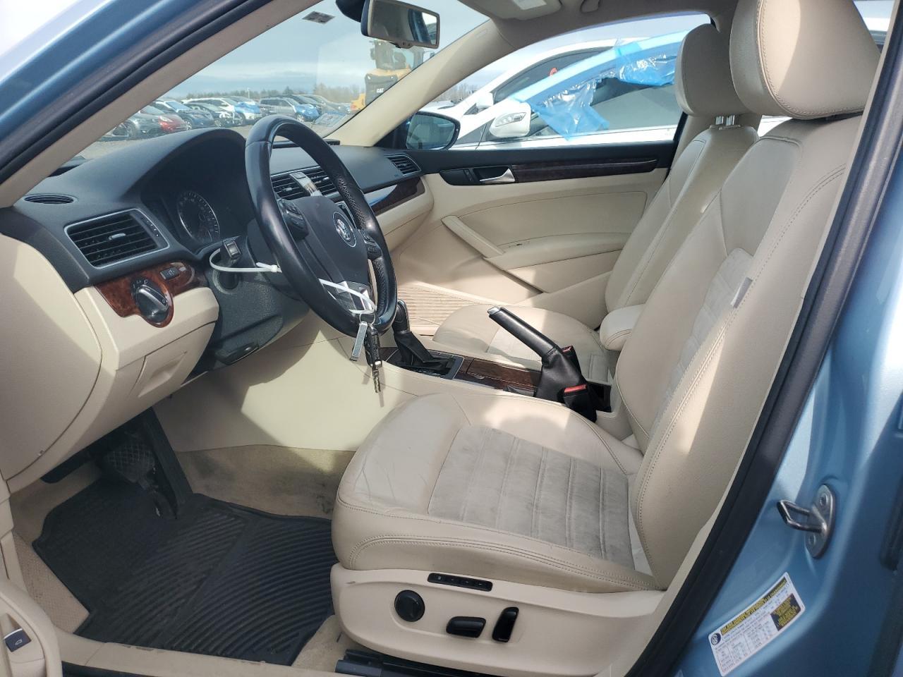 2012 Volkswagen Passat Sel - Image 7