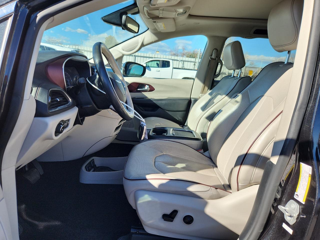 2020 Chrysler Pacifica Limited - Image 7