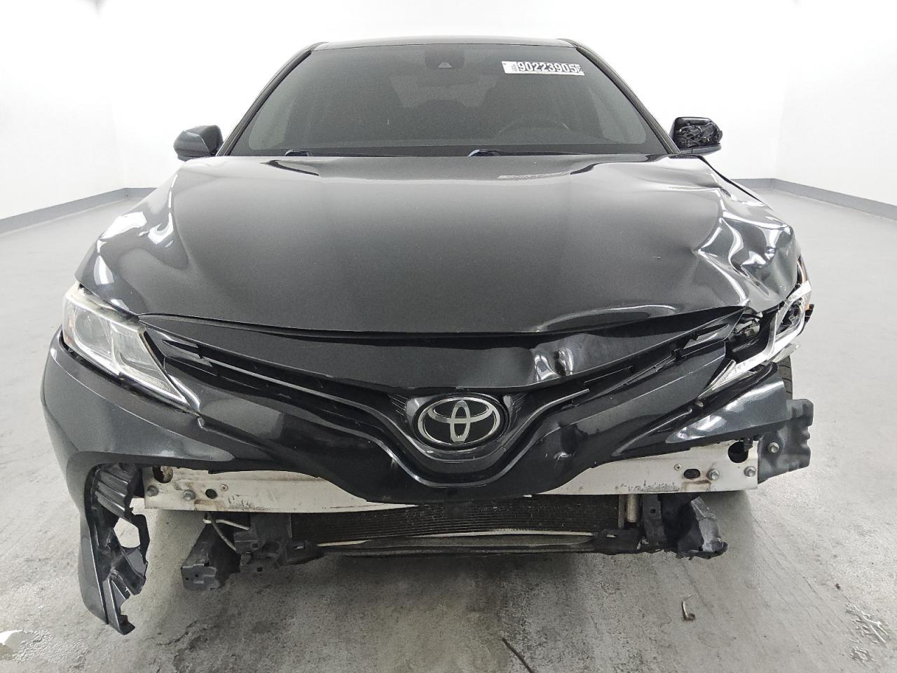 2019 Toyota Camry Le - Image 5