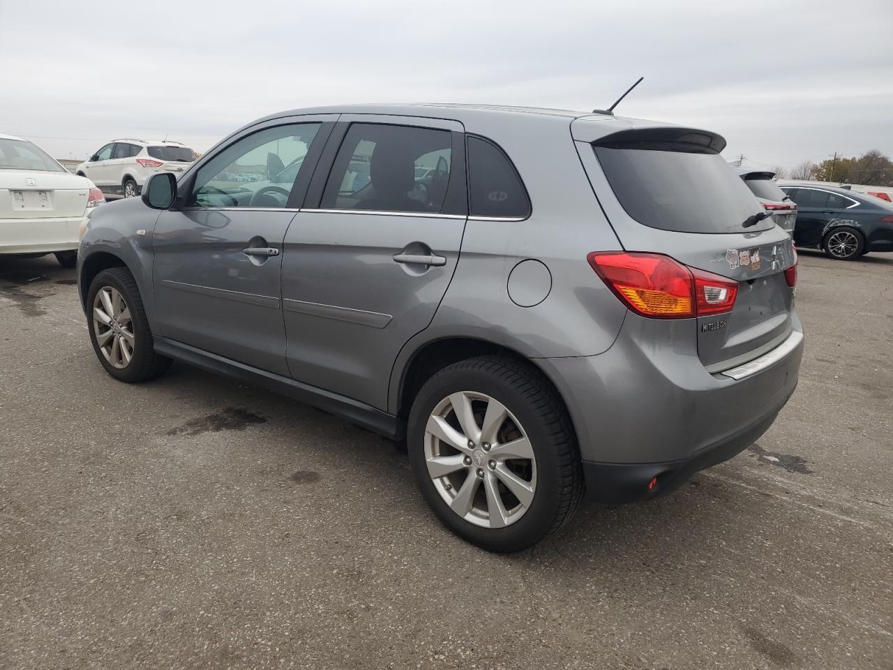 2015 Mitsubishi Outlander Sport Se - Фото 2