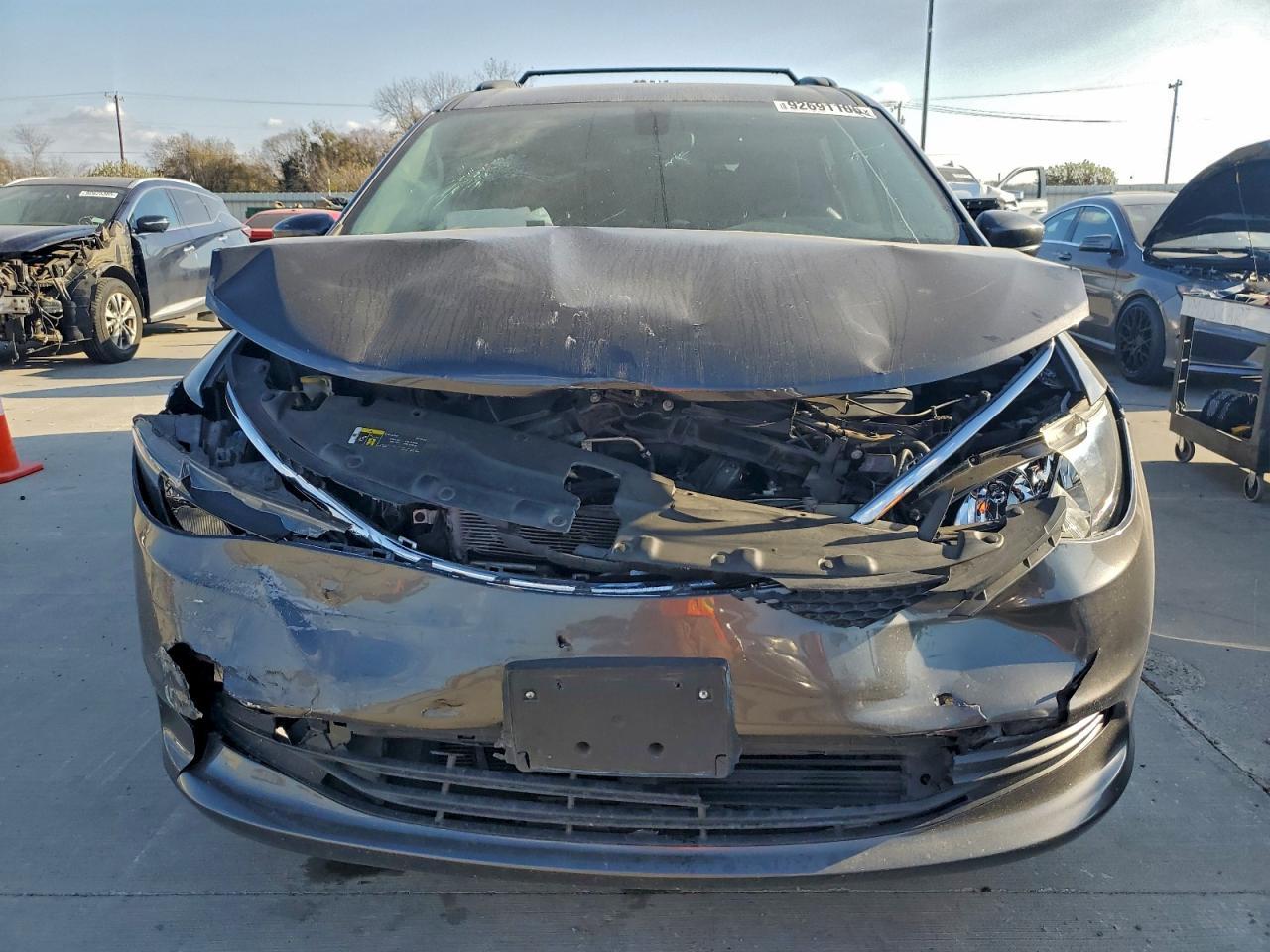 2020 Chrysler Voyager Lxi - Фото 5