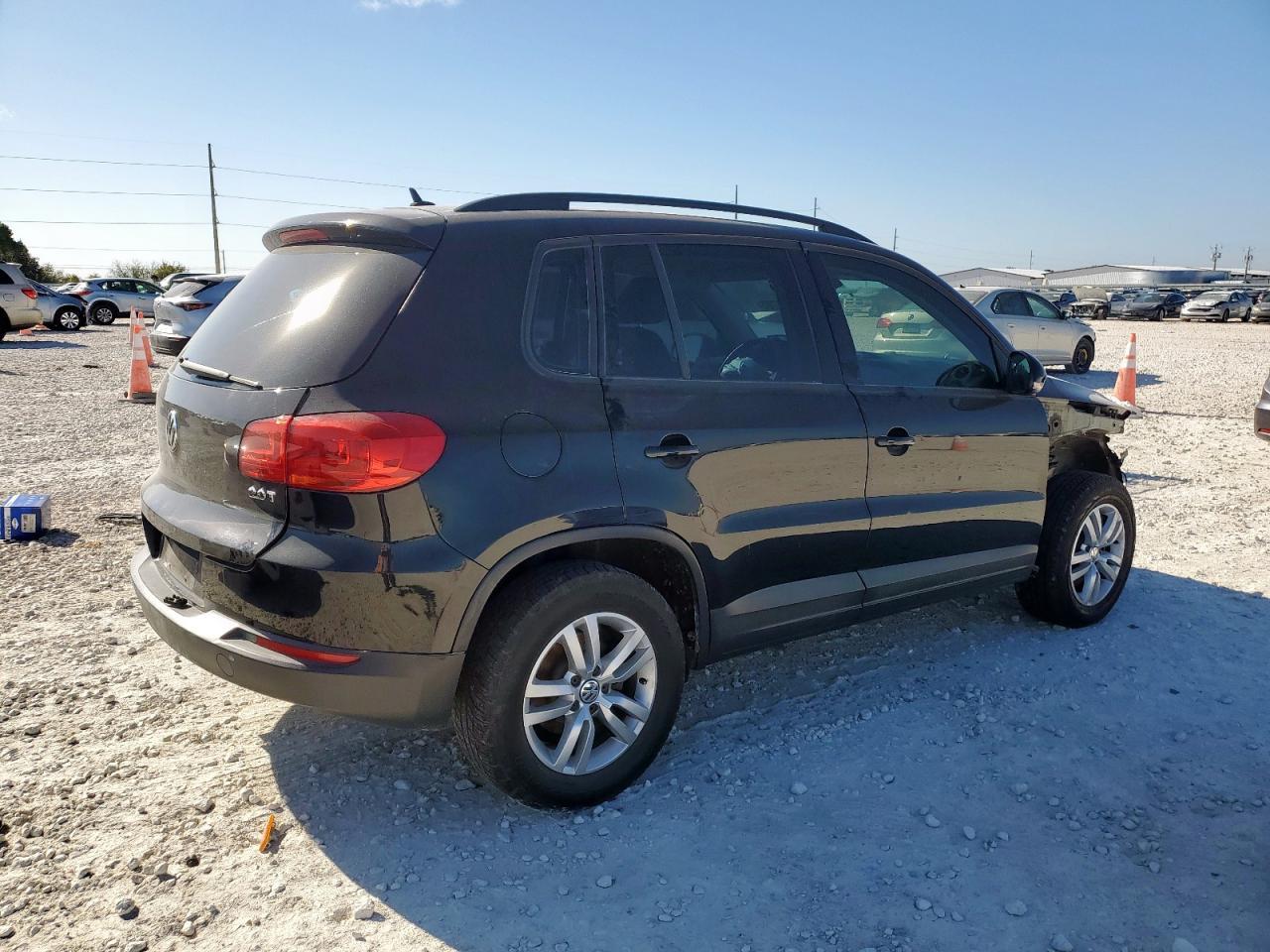 2016 Volkswagen Tiguan S - Image 3