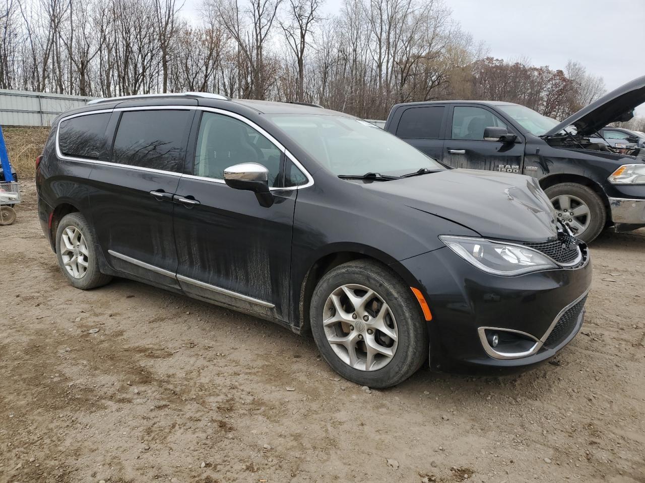 2020 Chrysler Pacifica Limited - Фото 4