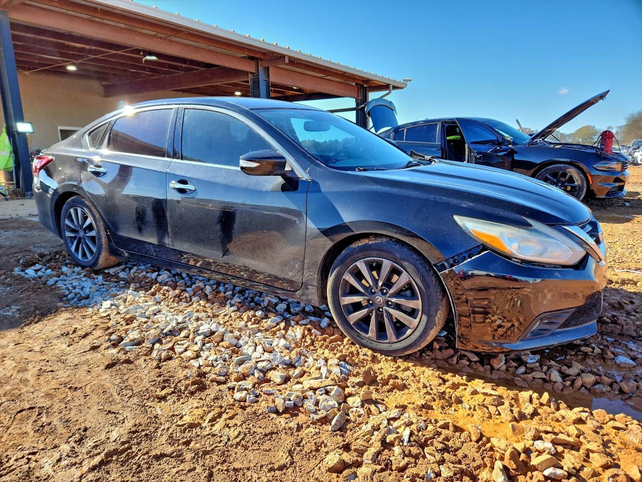 2017 Nissan Altima 2.5 - Image 4