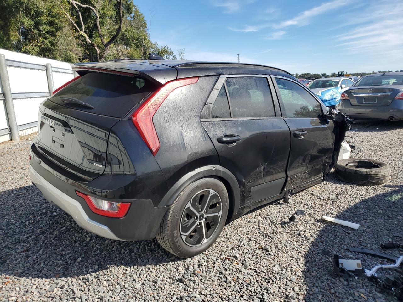 2025 Kia Niro Ex - Image 3