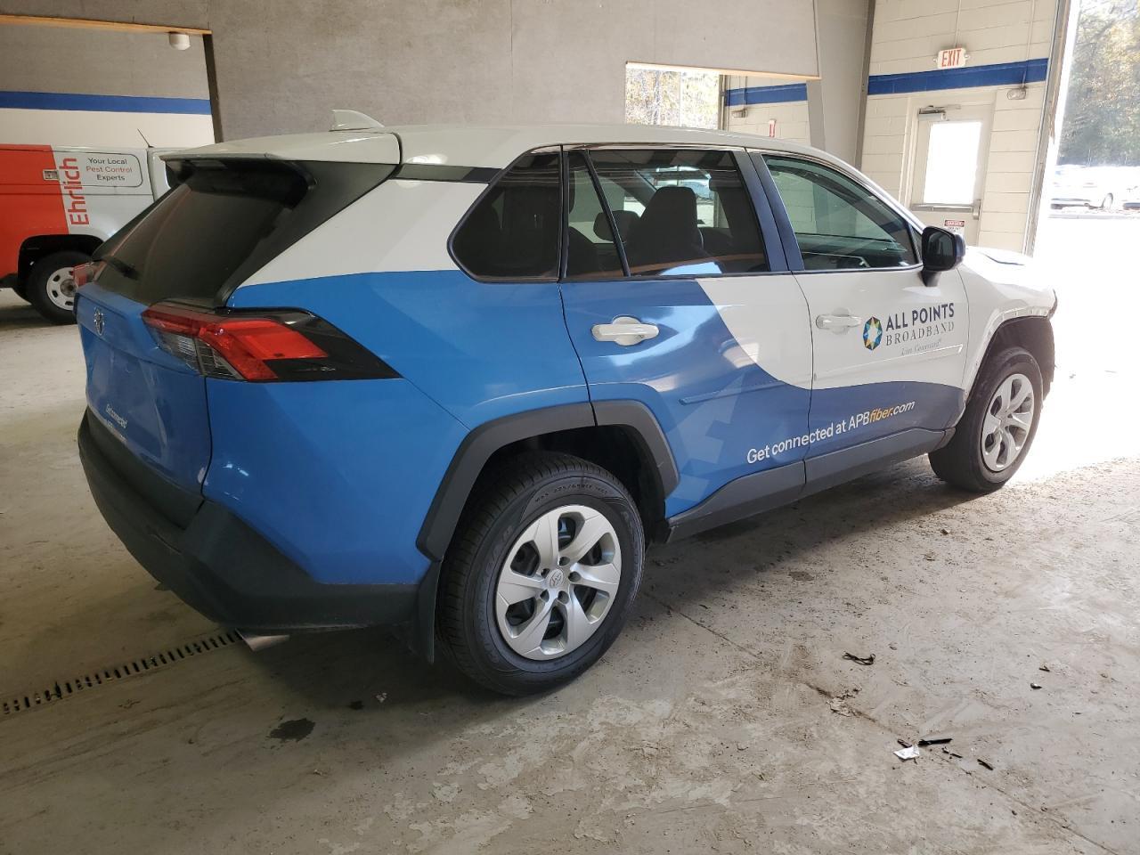 2022 Toyota Rav4 Le - Image 3