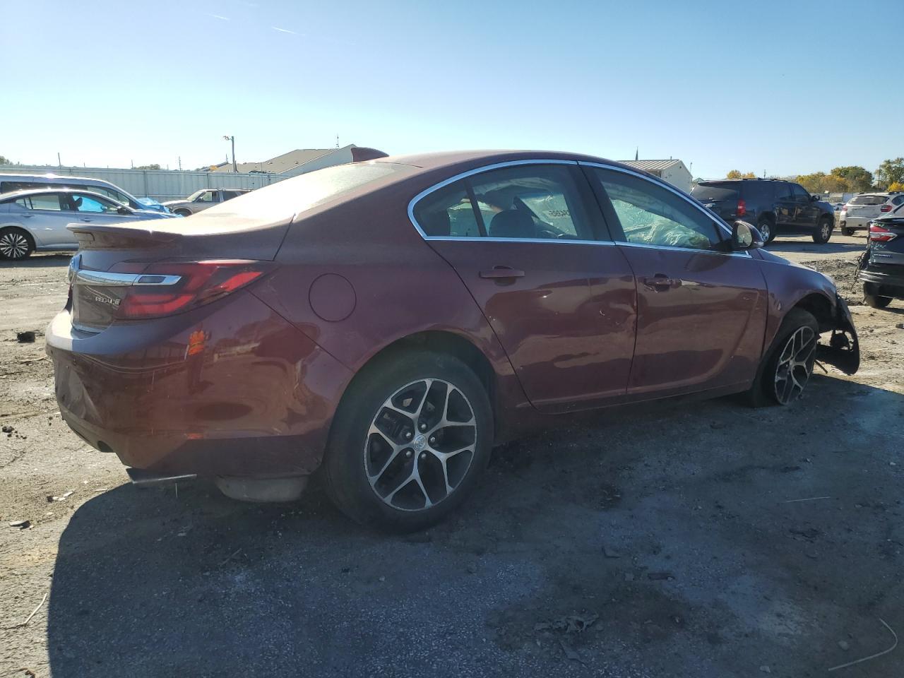 2017 Buick Regal Sport Touring - Фото 3