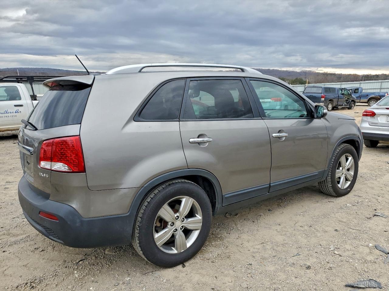 2013 Kia Sorento Ex - Image 3
