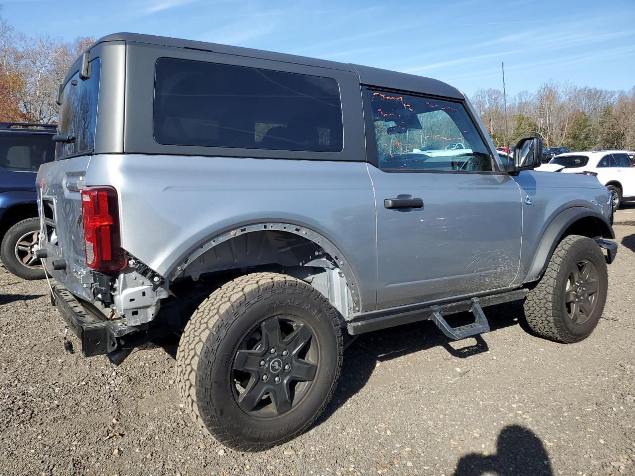 2024 Ford Bronco Black Diamond - Фото 3