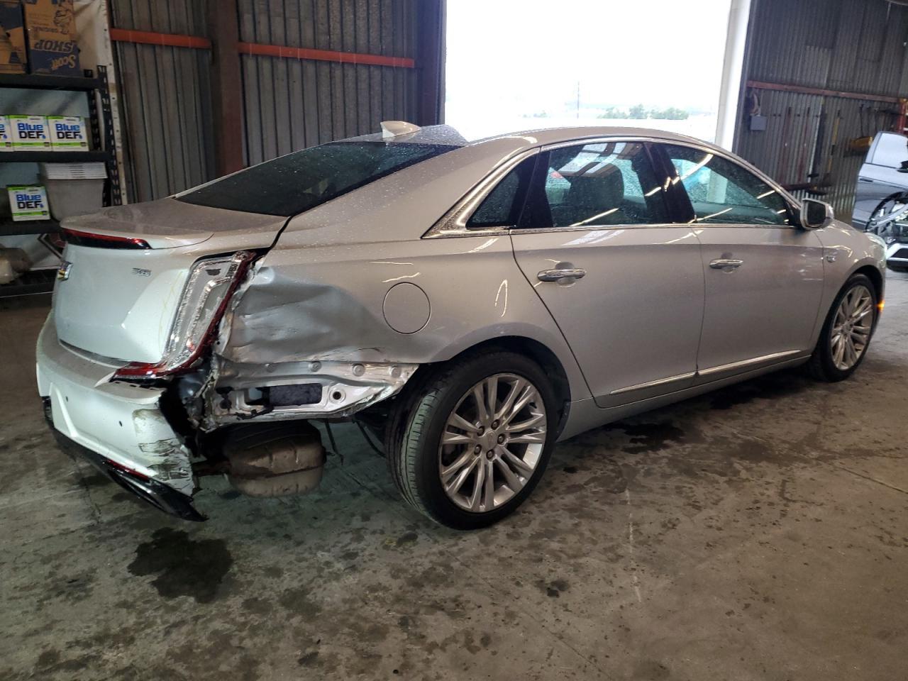 2018 Cadillac Xts Luxury - Image 3