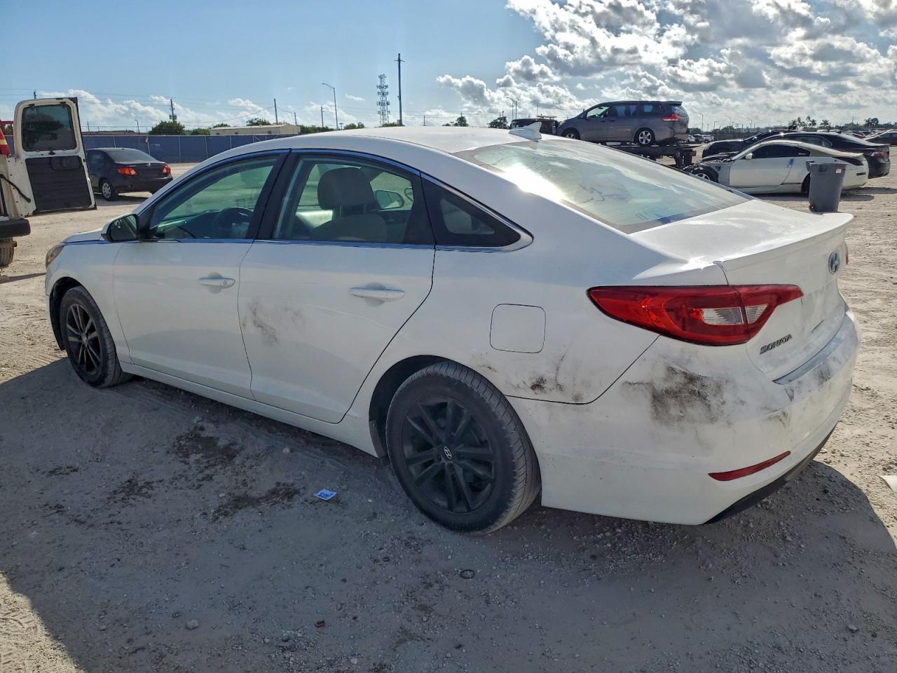 2017 Hyundai Sonata Se - Image 2