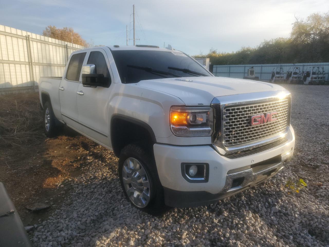 2016 GMC Sierra K3500 Denali - Фото 4
