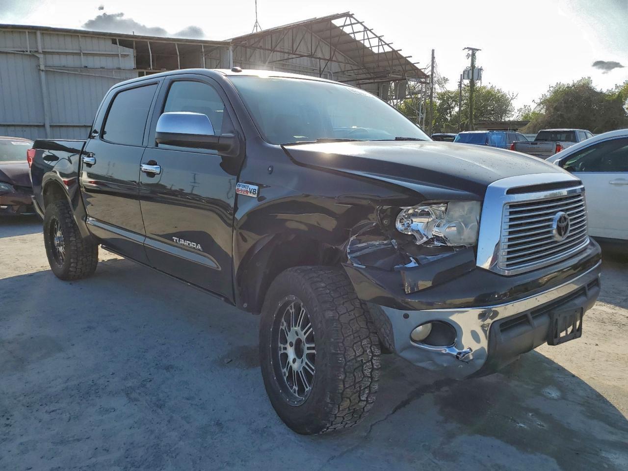 2011 Toyota Tundra Crewmax Limited - Image 4