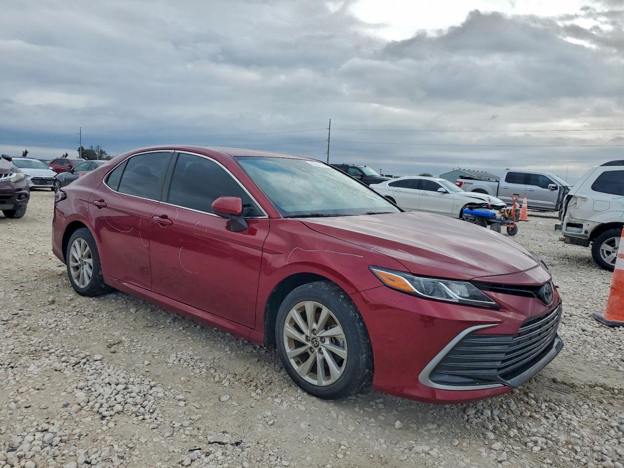 2022 Toyota Camry Le - Фото 4