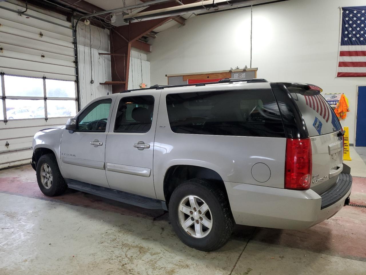 2009 GMC Yukon Xl K1500 Slt - Фото 2