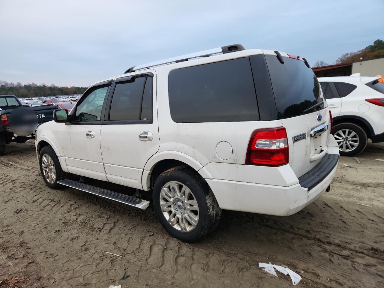 2011 Ford Expedition Limited - Image 2